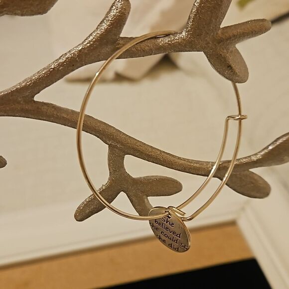 Lot of 4 silvertone bracelets - Picture 7 of 11